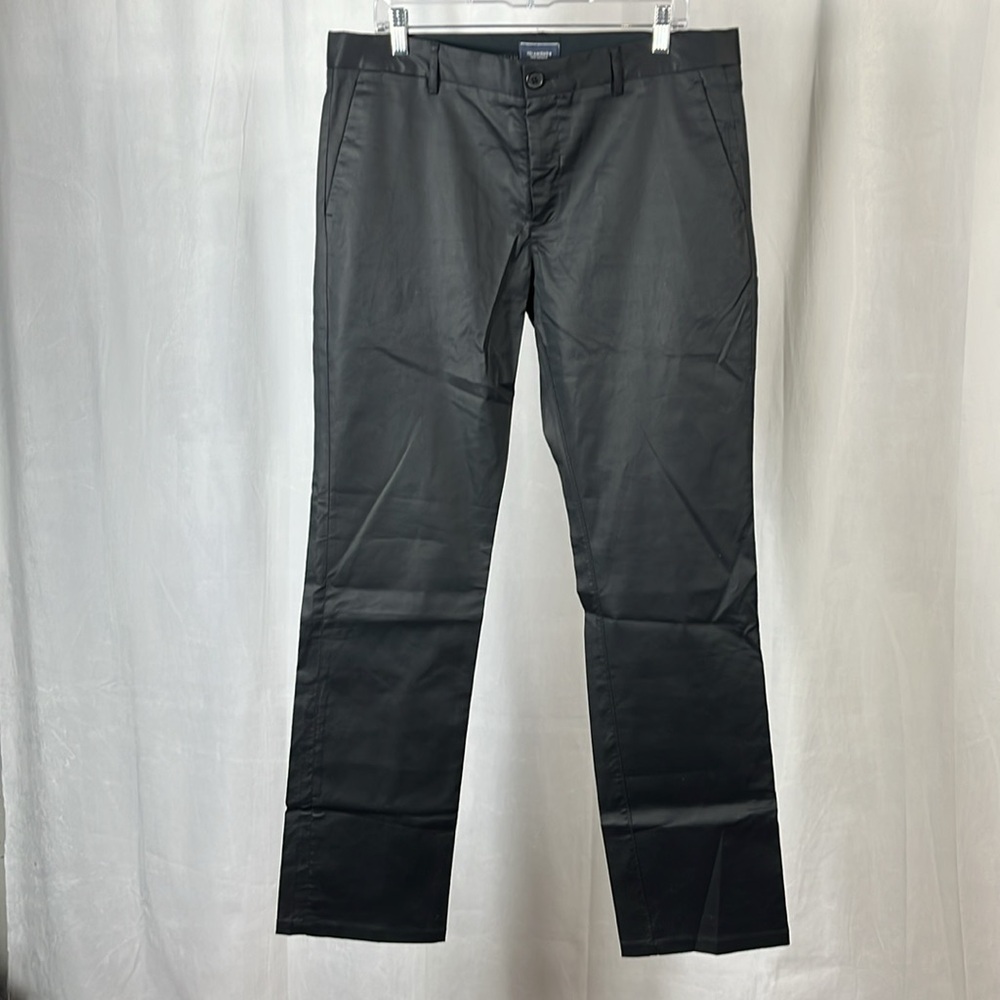 7 Diamonds Performance Parker‎ Chino in Black.